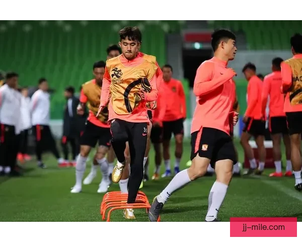 瓦伦西亚主力门将马马达转会离队 引发球迷热议与俱乐部新动向